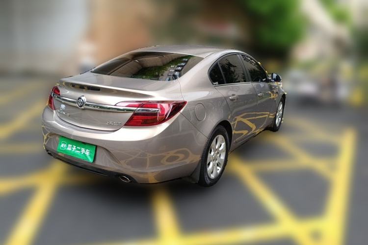 Used Buick Regal 2015 1.6T Leading Technology Model Rear Right 45 Deg