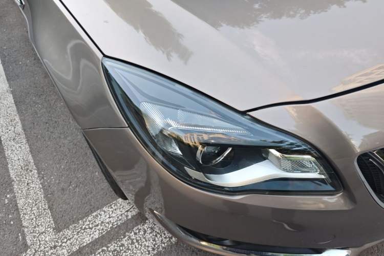 Used Buick Regal 2015 2.0L Leading Fashion Edition Right Front Headlight
