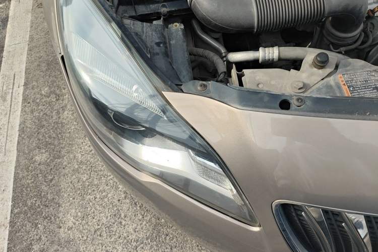 Used Buick Regal 2015 1.6T Elite Tech Model Right Front Headlight