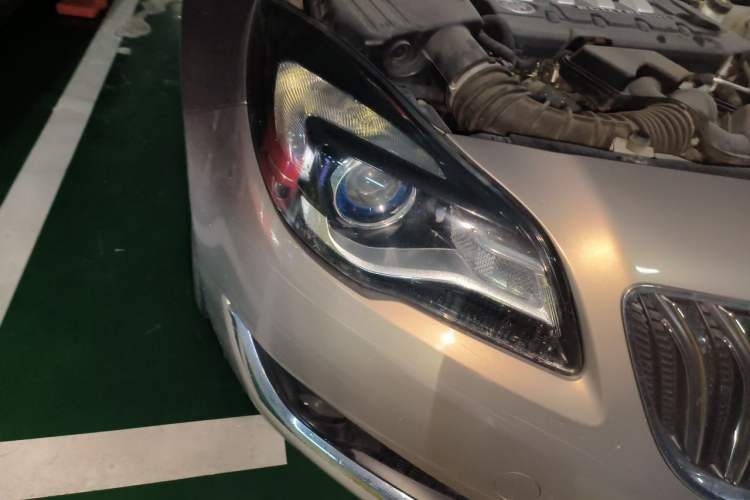 Used Buick Regal 2015 2.0L Elite Fashion Edition Right Front Headlight