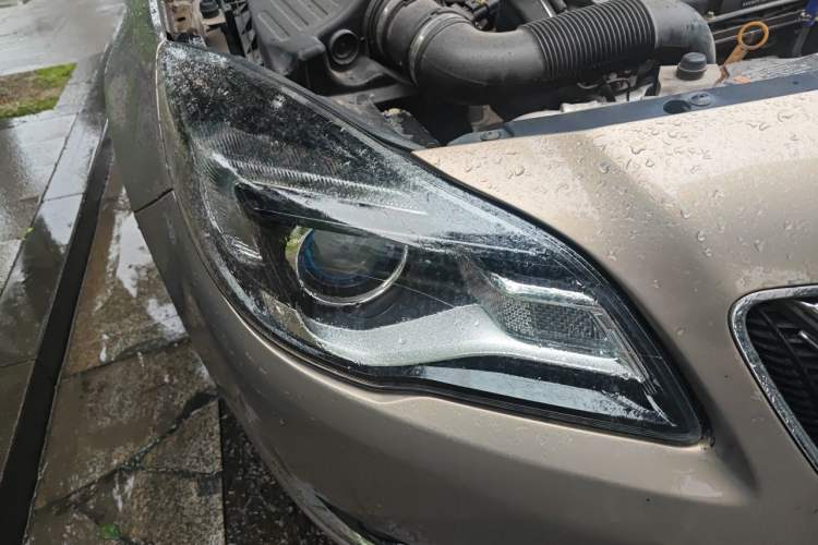 Used Buick Regal 2015 1.6T Leading Technology Model Right Front Headlight