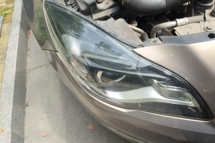 Used Buick Regal 2015 1.6T Elite Tech Model Right Front Headlight