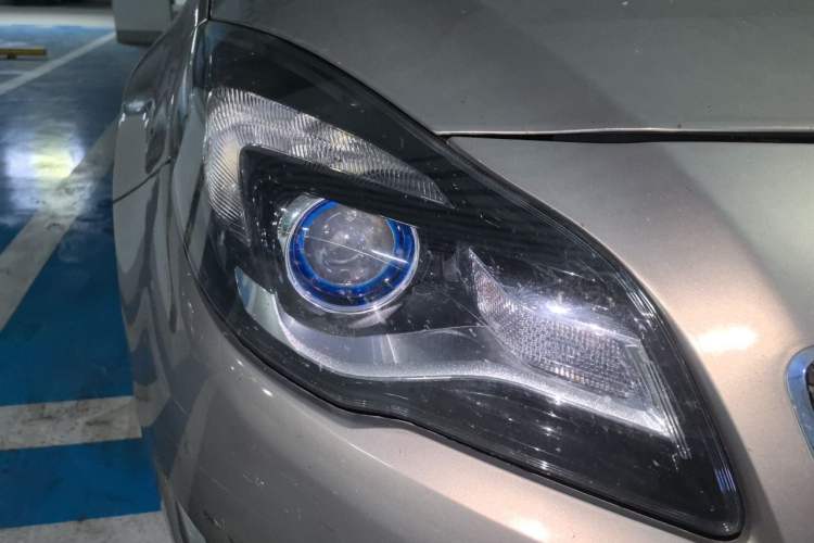 Used Buick Regal 2015 1.6T Leading Technology Model Right Front Headlight