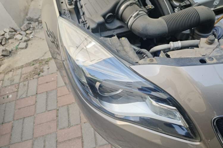Used Buick Regal 2015 1.6T Leading Technology Model Right Front Headlight