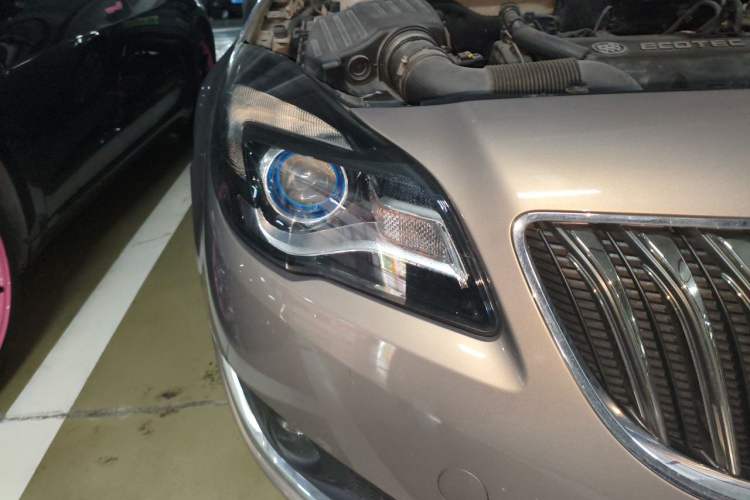 Used Buick Regal 2015 1.6T Elite Tech Model Right Front Headlight