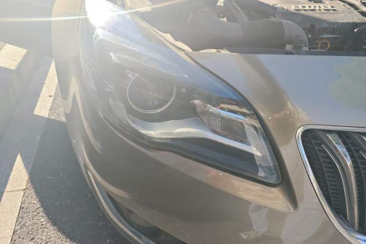 Used Buick Regal 2015 1.6T Leading Technology Model Right Front Headlight