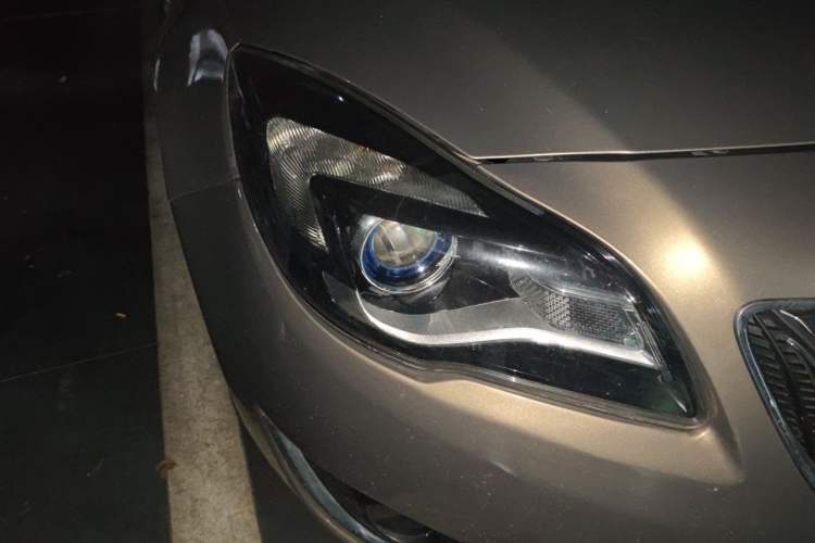 Used Buick Regal 2015 1.6T Elite Tech Model Right Front Headlight
