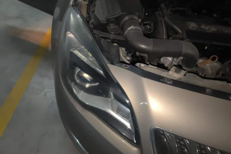 Used Buick Regal 2015 1.6T Elite Tech Model Right Front Headlight