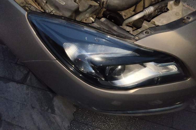 Used Buick Regal 2015 1.6T Elite Tech Model Right Front Headlight