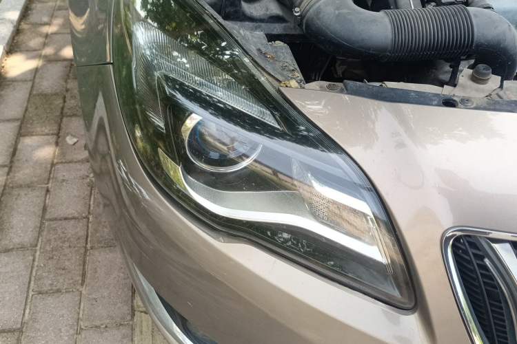 Used Buick Regal 2015 1.6T Leading Technology Model Right Front Headlight