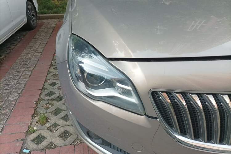 Used Buick Regal 2015 2.0L Elite Fashion Edition Right Front Headlight
