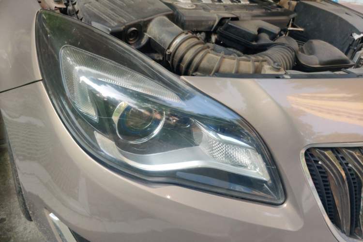Used Buick Regal 2015 2.0L Leading Fashion Edition Right Front Headlight