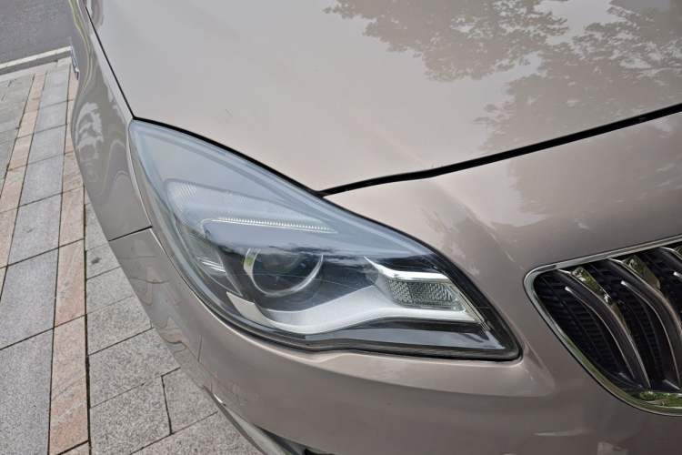Used Buick Regal 2015 1.6T Elite Tech Model Right Front Headlight