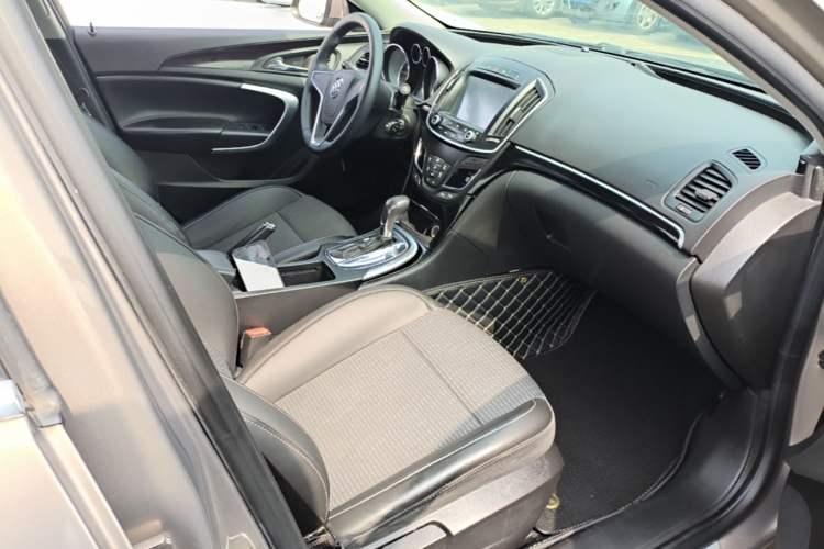 Used Buick Regal 2015 1.6T Leading Technology Model Right Front Seat