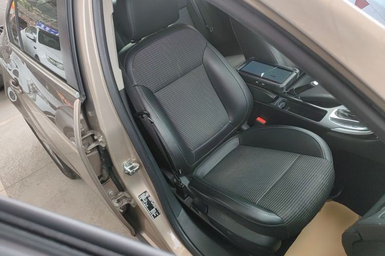 Used Buick Regal 2015 1.6T Leading Technology Model Right Front Seat