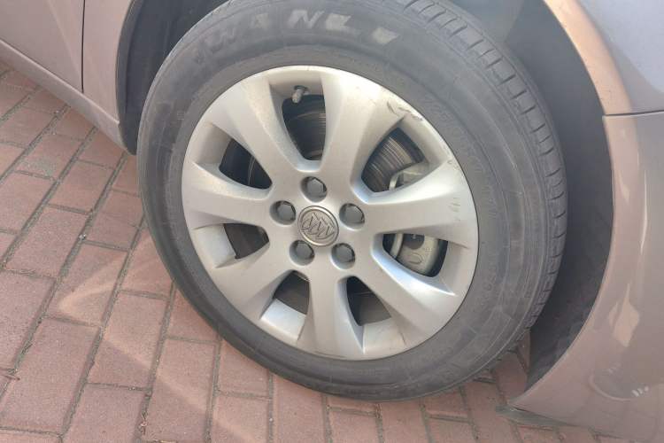 Used Buick Regal 2015 1.6T Elite Tech Model Right Front Wheel Hub