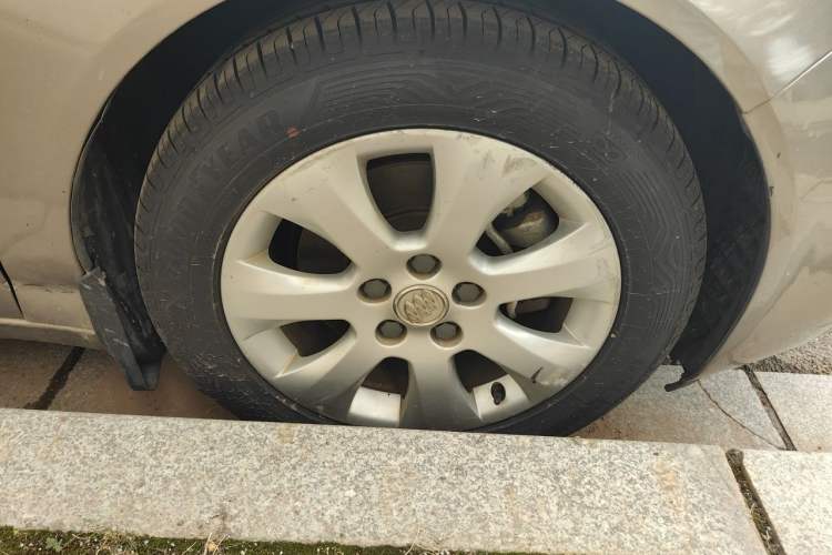 Used Buick Regal 2015 1.6T Fashion Tech Model Right Front Wheel Hub