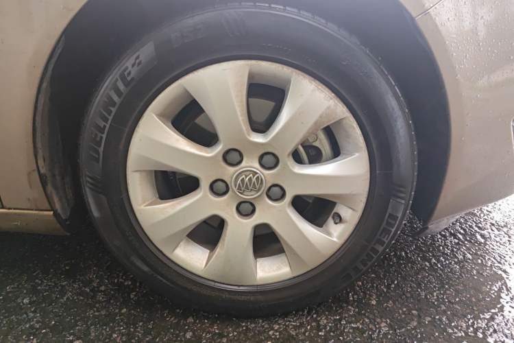 Used Buick Regal 2015 1.6T Leading Technology Model Right Front Wheel Hub