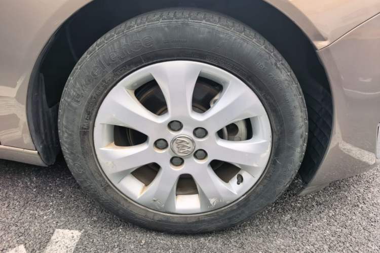 Used Buick Regal 2015 1.6T Elite Tech Model Right Front Wheel Hub