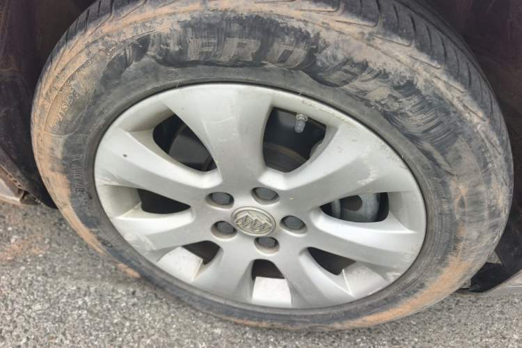 Used Buick Regal 2015 1.6T Leading Technology Model Right Front Wheel Hub
