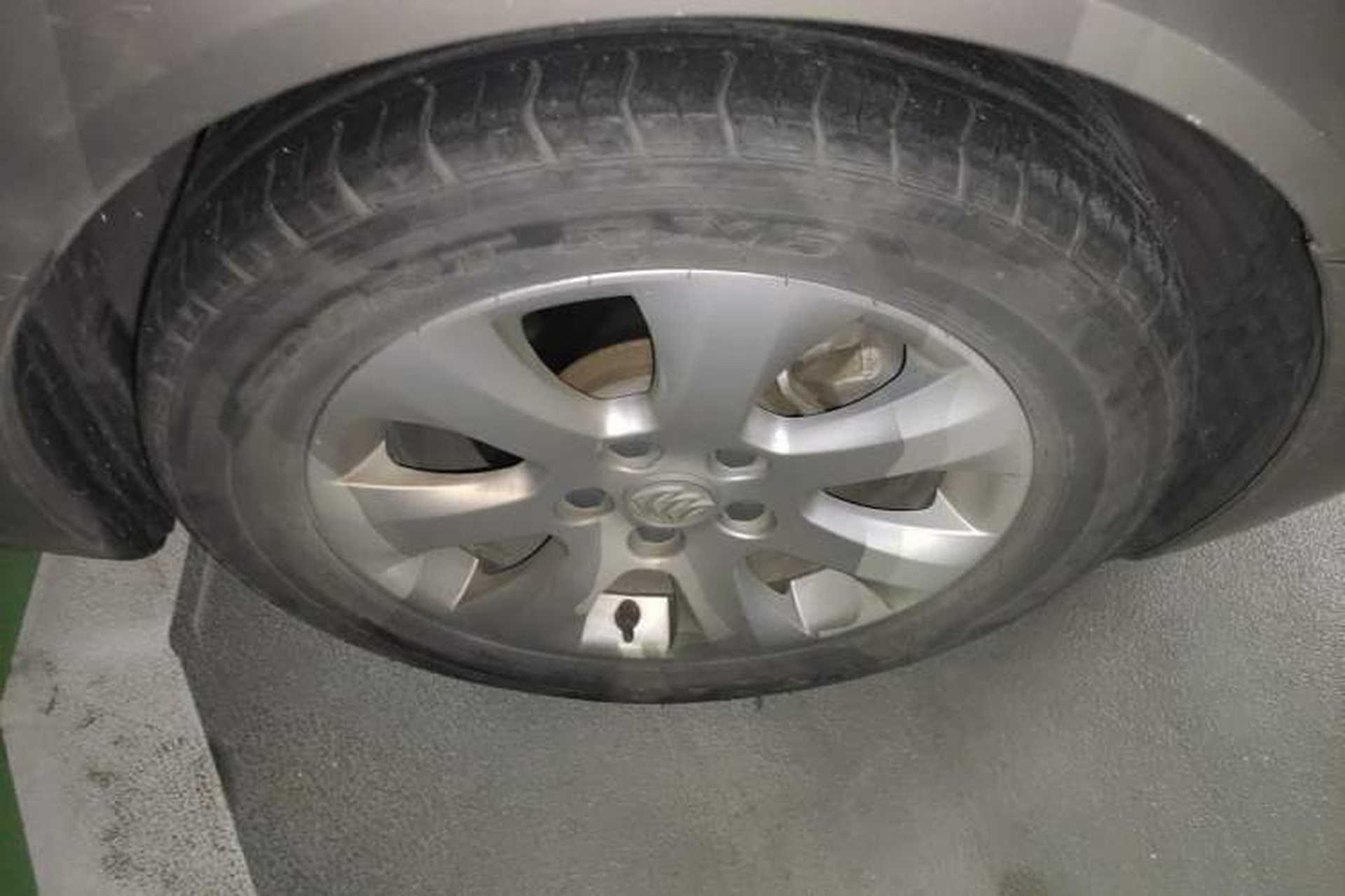 Used Buick Regal 2015 2.0L Leading Fashion Edition Right Front Wheel Hub