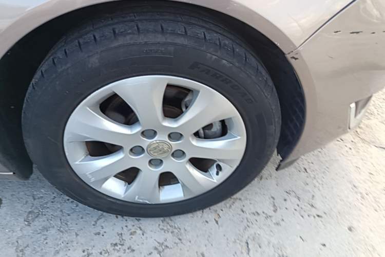 Used Buick Regal 2015 1.6T Leading Technology Model Right Front Wheel Hub