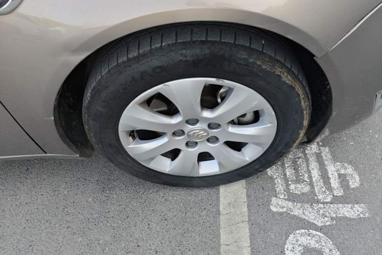 Used Buick Regal 2015 1.6T Leading Technology Model Right Front Wheel Hub