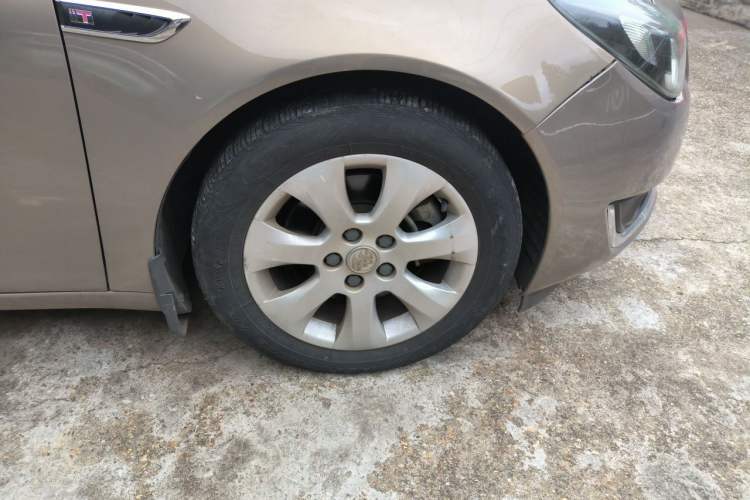 Used Buick Regal 2015 1.6T Elite Tech Model Right Front Wheel Hub