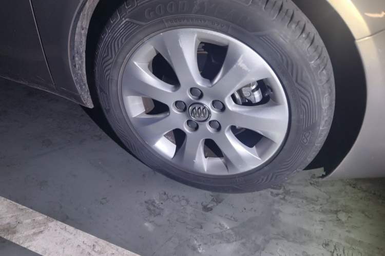 Used Buick Regal 2015 2.0L Leading Fashion Edition Right Front Wheel Hub