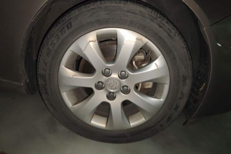 Used Buick Regal 2015 1.6T Leading Technology Model Right Front Wheel Hub