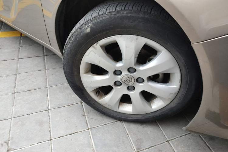 Used Buick Regal 2015 2.0L Leading Fashion Edition Right Front Wheel Hub