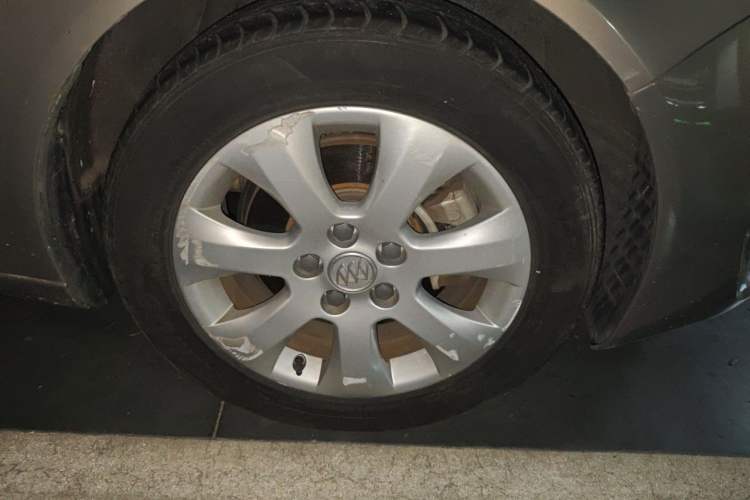Used Buick Regal 2015 1.6T Elite Tech Model Right Front Wheel Hub