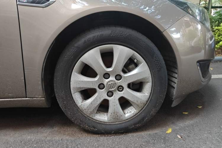 Used Buick Regal 2015 1.6T Elite Tech Model Right Front Wheel Hub