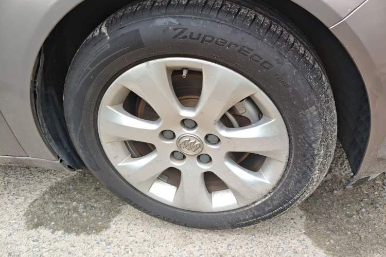 Used Buick Regal 2015 1.6T Elite Tech Model Right Front Wheel Hub