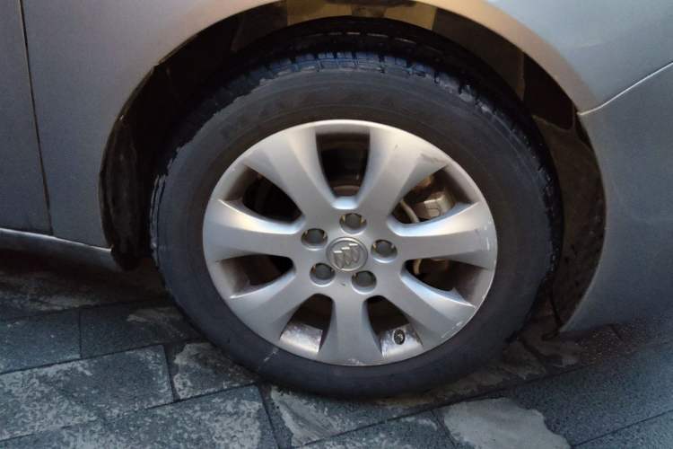 Used Buick Regal 2015 1.6T Elite Tech Model Right Front Wheel Hub