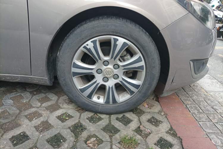 Used Buick Regal 2015 2.0L Elite Fashion Edition Right Front Wheel Hub