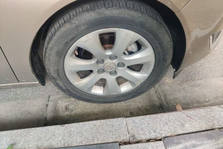Used Buick Regal 2015 2.0L Leading Fashion Edition Right Front Wheel Hub