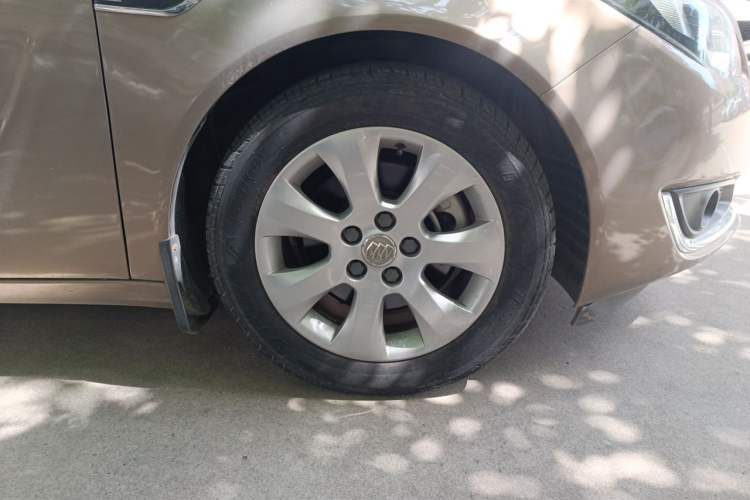 Used Buick Regal 2015 1.6T Leading Technology Model Right Front Wheel Hub