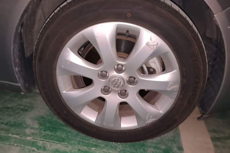 Used Buick Regal 2015 1.6T Elite Tech Model Right Front Wheel Hub