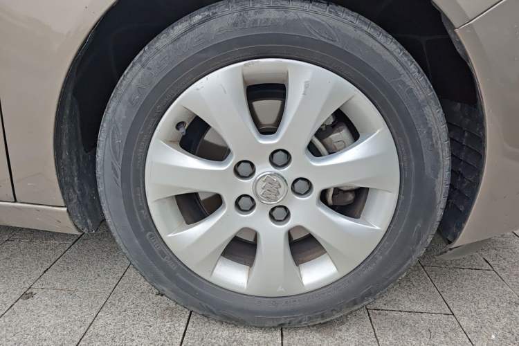 Used Buick Regal 2015 1.6T Elite Tech Model Right Front Wheel Hub