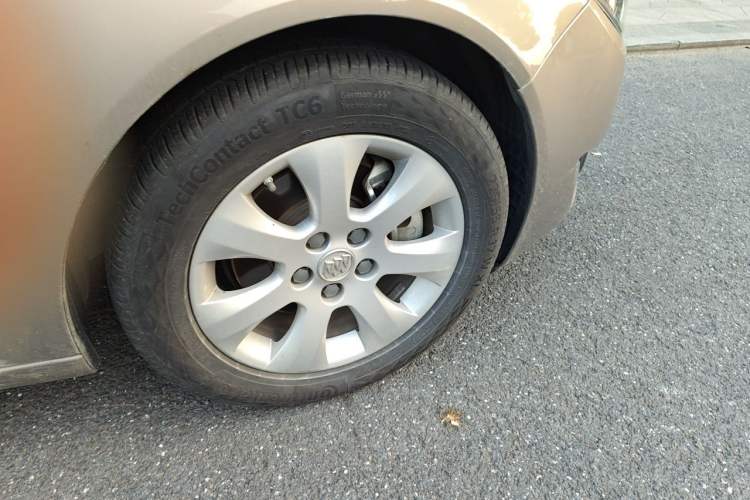 Used Buick Regal 2015 1.6T Leading Technology Model Right Front Wheel Hub