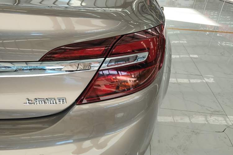 Used Buick Regal 2015 1.6T Fashion Tech Model Right Rear Taillight