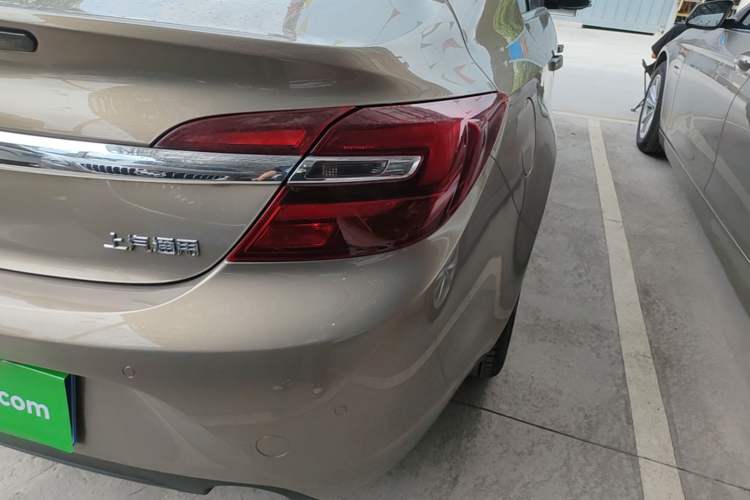 Used Buick Regal 2015 1.6T Leading Technology Model Right Rear Taillight