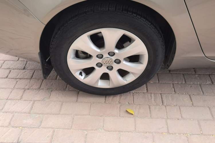 Used Buick Regal 2015 1.6T Elite Tech Model Right Rear Wheel Hub
