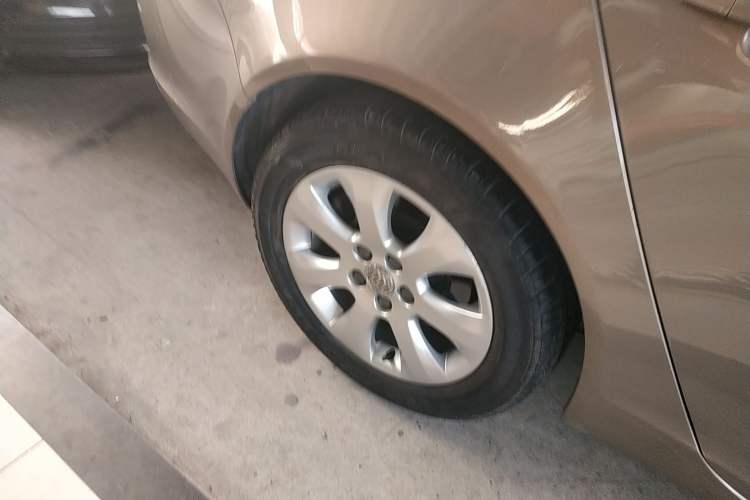 Used Buick Regal 2015 1.6T Leading Technology Model Right Rear Wheel Hub