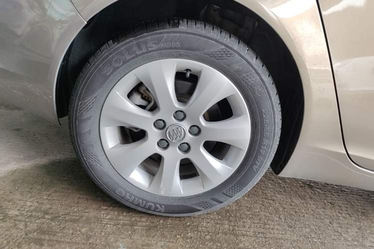 Used Buick Regal 2015 1.6T Leading Technology Model Right Rear Wheel Hub
