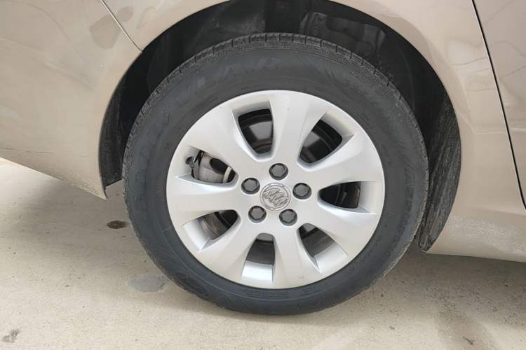 Used Buick Regal 2015 1.6T Elite Tech Model Right Rear Wheel Hub
