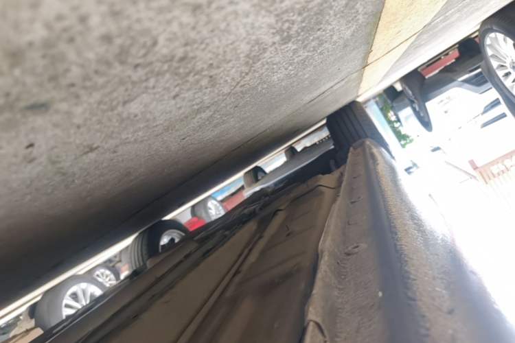 Used Buick Regal 2015 1.6T Leading Technology Model Right Side Sill