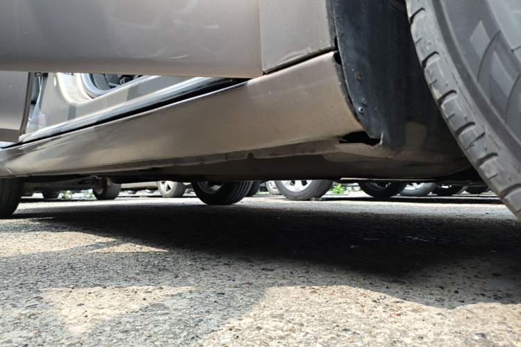 Used Buick Regal 2015 1.6T Leading Technology Model Right Side Sill