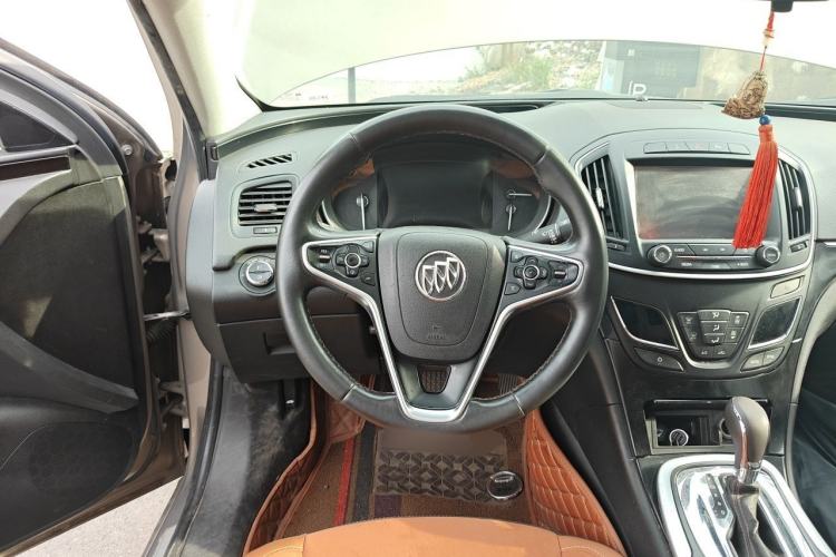 Used Buick Regal 2015 1.6T Elite Tech Model Steering Wheel